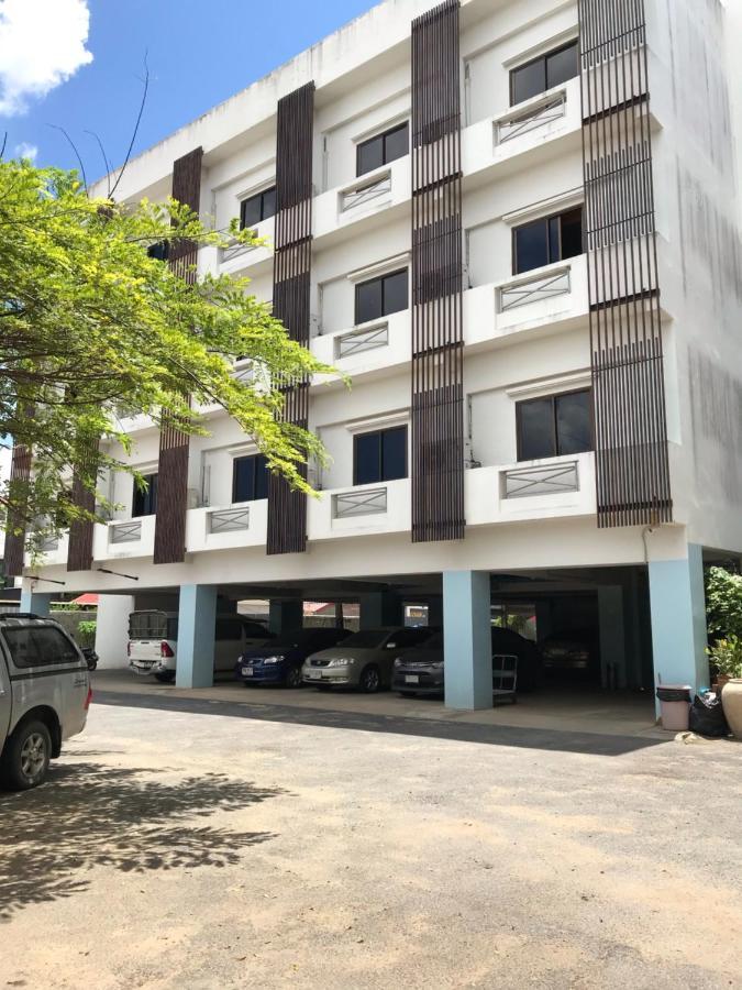 Vatchara Northgate Hotel Nakhon Sawan Bagian luar foto