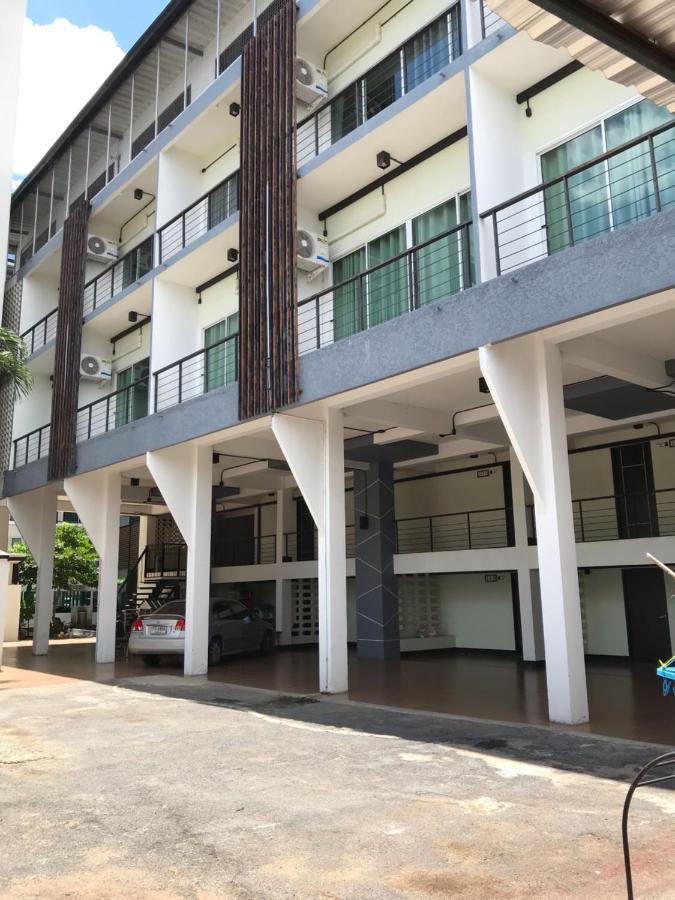 Vatchara Northgate Hotel Nakhon Sawan Bagian luar foto