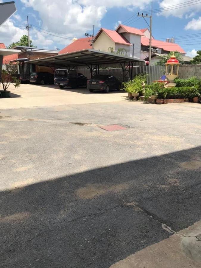 Vatchara Northgate Hotel Nakhon Sawan Bagian luar foto